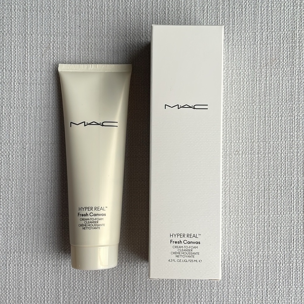 MAC HYPER REAL FRESH CANVAS CREAM-TO-FOAM CLEANSER